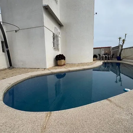 Townhouse With Pool * אמפוריבראבה
